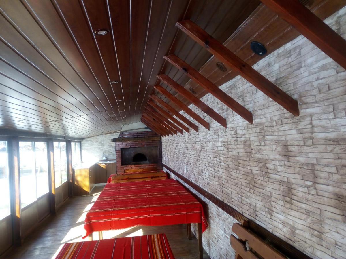 Bolyarski Stan Guest House Veliki Preslav Buitenkant foto