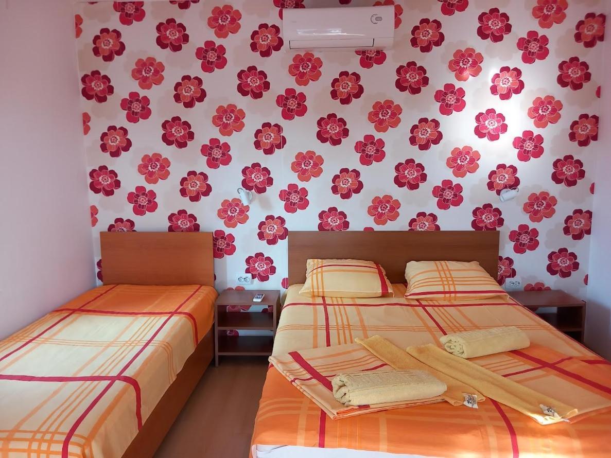 Bolyarski Stan Guest House Veliki Preslav Buitenkant foto