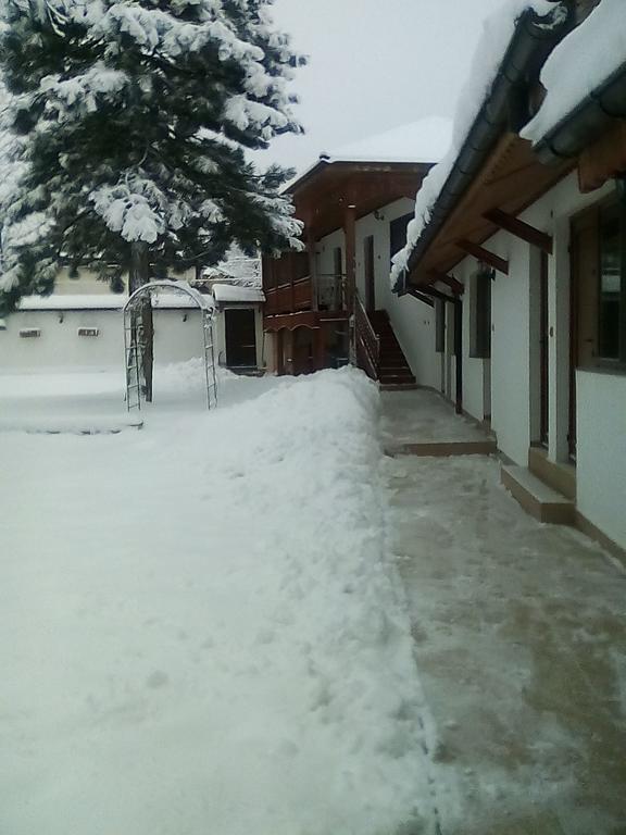Bolyarski Stan Guest House Veliki Preslav Buitenkant foto
