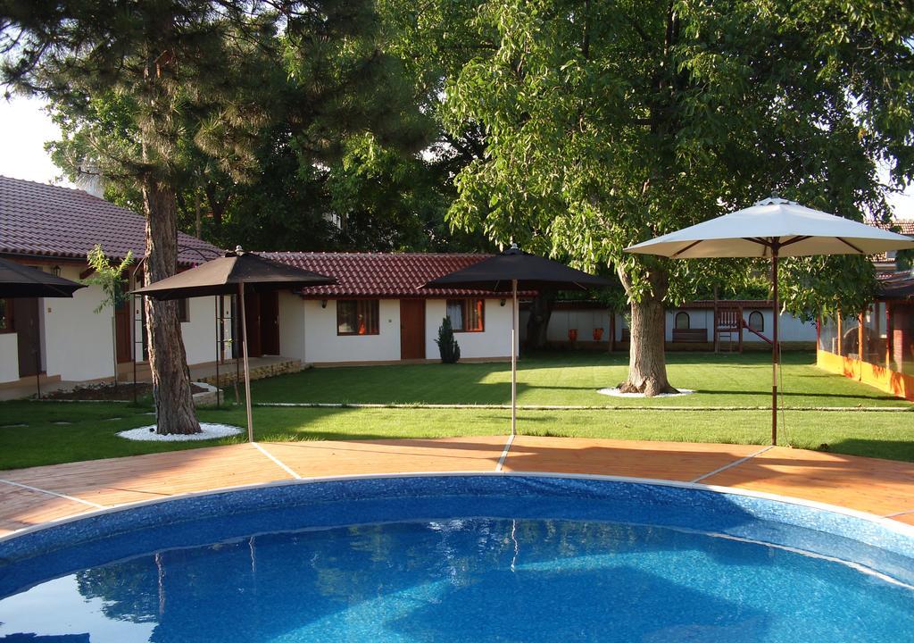Bolyarski Stan Guest House Veliki Preslav Buitenkant foto